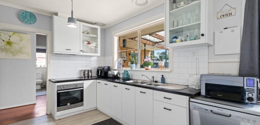 24 Hitchcock Street, Breakwater, Vic 3219