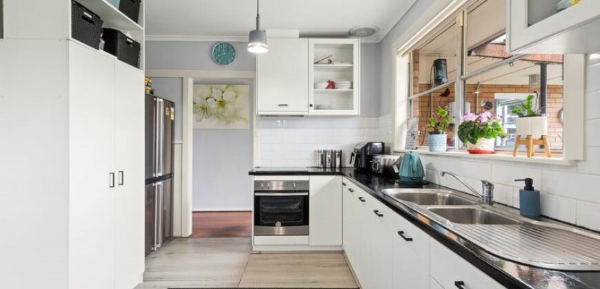 24 Hitchcock Street, Breakwater, Vic 3219