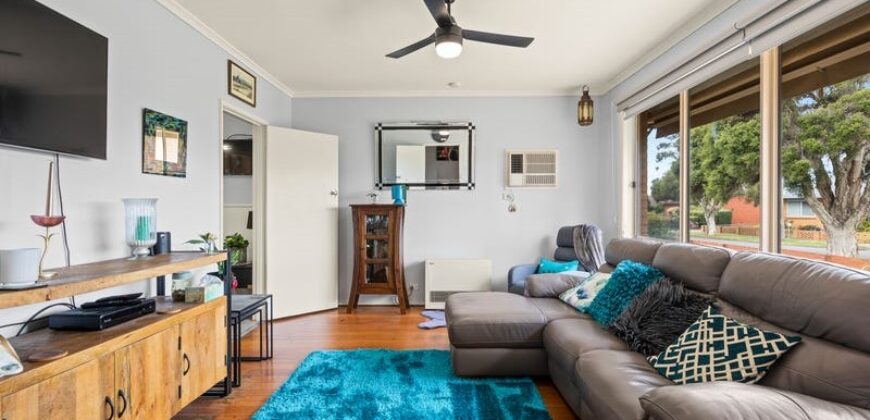 24 Hitchcock Street, Breakwater, Vic 3219
