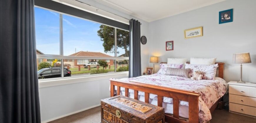 24 Hitchcock Street, Breakwater, Vic 3219