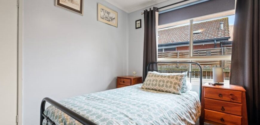 24 Hitchcock Street, Breakwater, Vic 3219