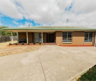 31 Christies Road, Leopold, Vic 3224  || Price ($640,000 – $680,000)