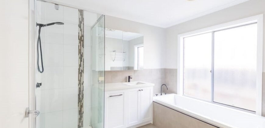 96 Rossack drive, Waurn Ponds, Vic 3216  <br> Price ($850,000 – $900,000)