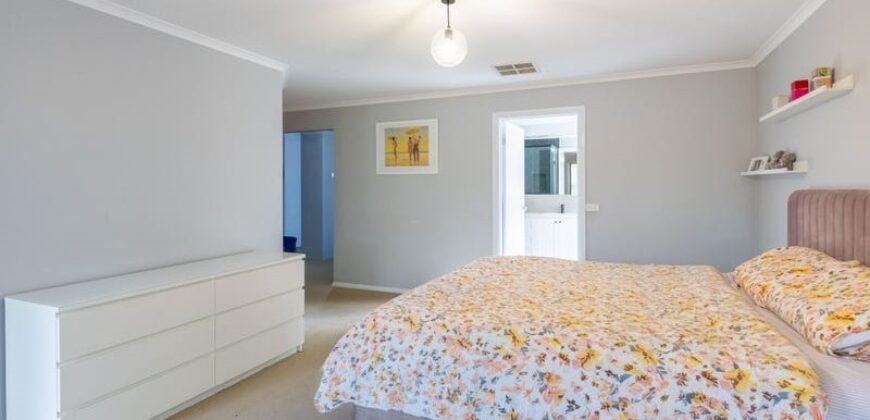 96 Rossack drive, Waurn Ponds, Vic 3216  <br> Price ($850,000 – $900,000)