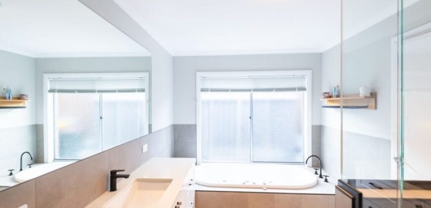 96 Rossack drive, Waurn Ponds, Vic 3216  <br> Price ($850,000 – $900,000)