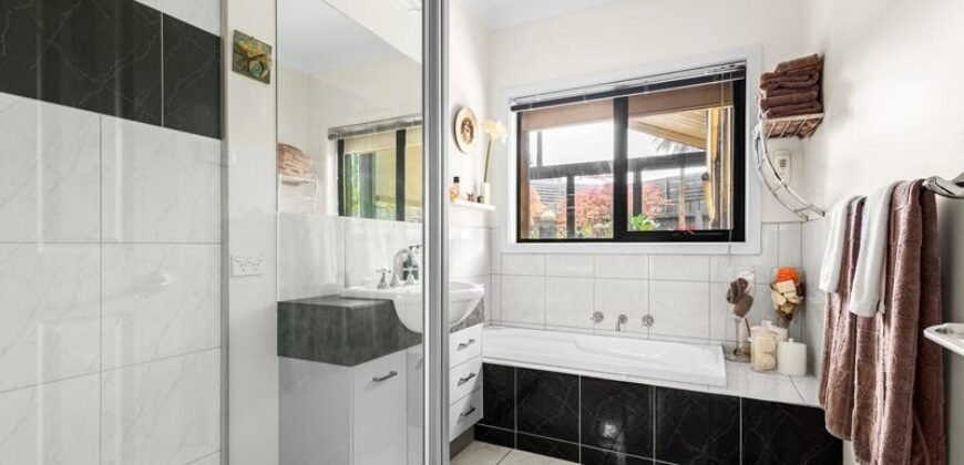20 Bowman Place, Leopold, Vic 3224  <br> Price ($845,000)
