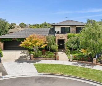 20 Bowman Place, Leopold, Vic 3224  || Price ($845,000)
