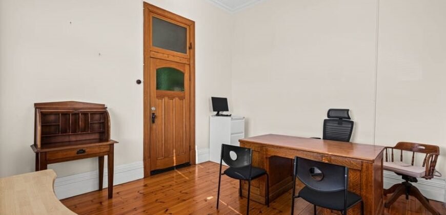 510 La Trobe Boulevard, Newtown, VIC 3220  <br> Price ($3,100,000  – $3,200,000)