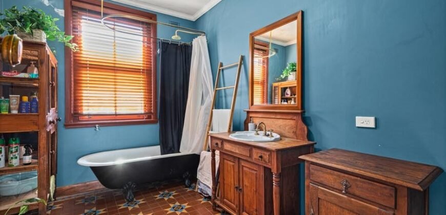 510 La Trobe Boulevard, Newtown, VIC 3220  <br> Price ($3,100,000  – $3,200,000)