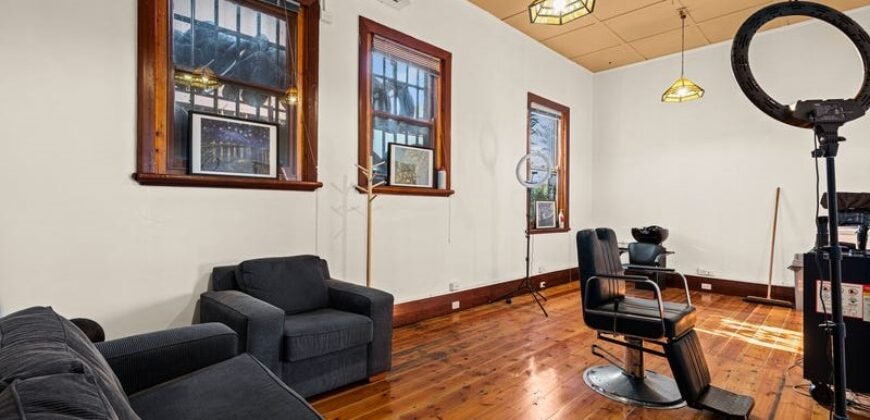 510 La Trobe Boulevard, Newtown, VIC 3220  <br> Price ($3,100,000  – $3,200,000)