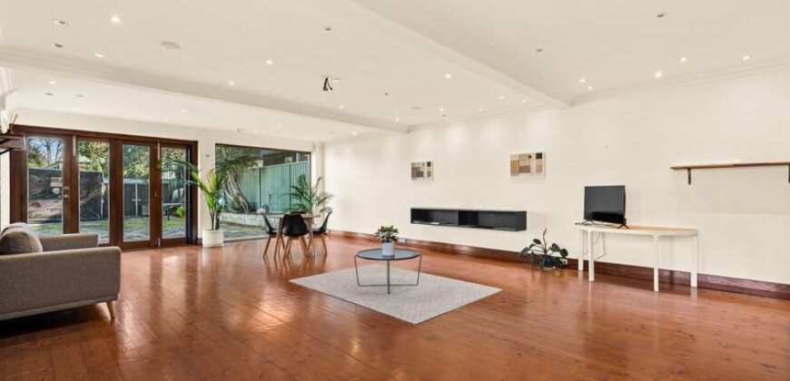 510 La Trobe Boulevard, Newtown, VIC 3220  <br> Price ($3,100,000  – $3,200,000)