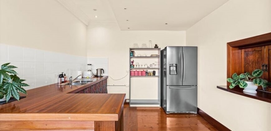 510 La Trobe Boulevard, Newtown, VIC 3220  <br> Price ($3,100,000  – $3,200,000)
